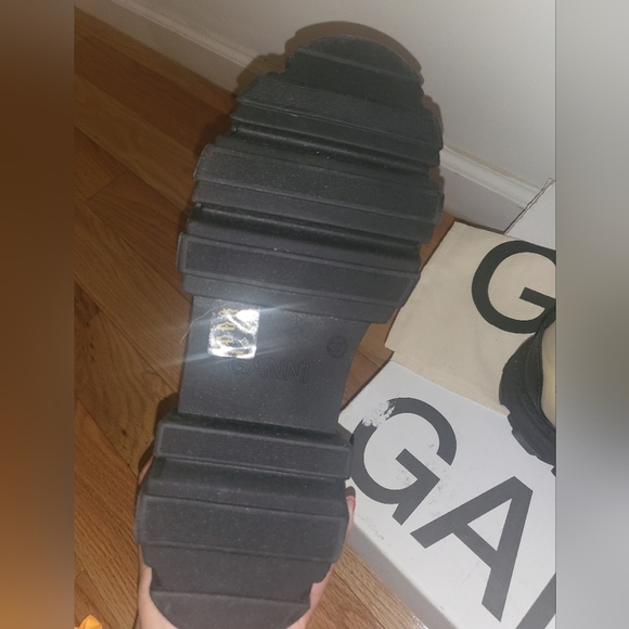 NEW GANNI CLEATED LOW CHELSEA BOOTS SIZE 37 - Picture 8 of 10